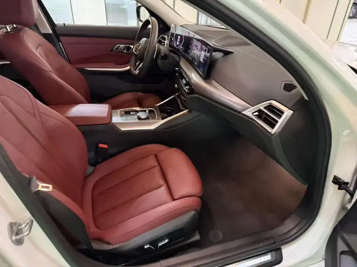 BMW 3 Series 2025 Model 330Li M Sports Night Set – фото 10