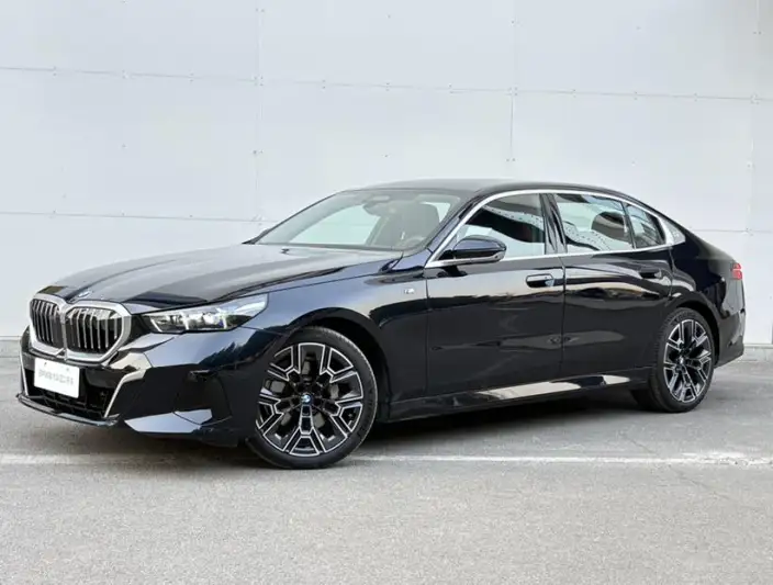BMW 5 Series 2025 Model 530Li Exclusive Model M Sports Set – фото 1