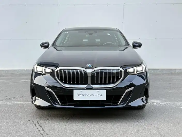 BMW 5 Series 2025 Model 530Li Exclusive Model M Sports Set – фото 2