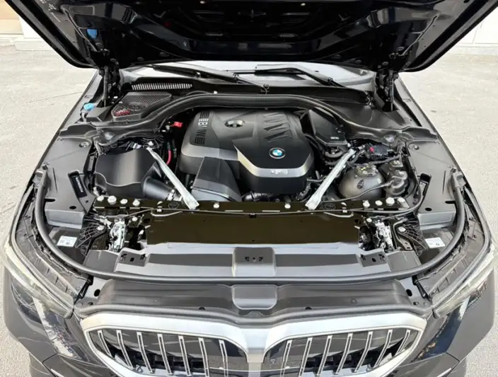 BMW 5 Series 2025 Model 530Li Exclusive Model M Sports Set – фото 7