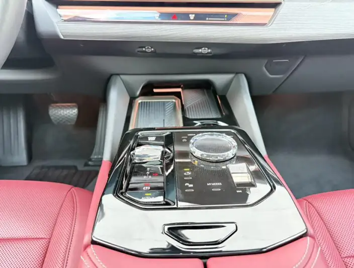 BMW 5 Series 2025 Model 530Li Exclusive Model M Sports Set – фото 8