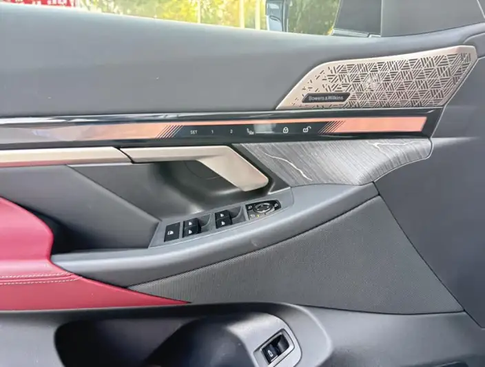 BMW 5 Series 2025 Model 530Li Exclusive Model M Sports Set – фото 10
