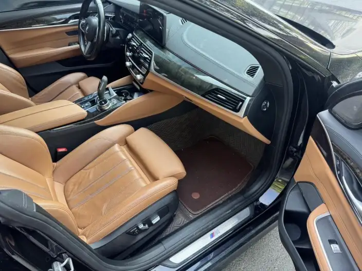 BMW 6 Series GT 2022 Model 630i M Sports Set – фото 4