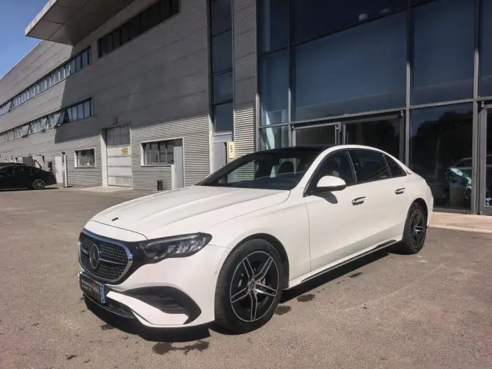 Mercedes-Benz E-Class 2024 Model E 260 L Sports sedan – фото 1