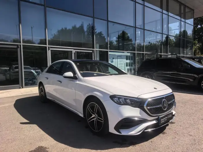 Mercedes-Benz E-Class 2024 Model E 260 L Sports sedan – фото 3