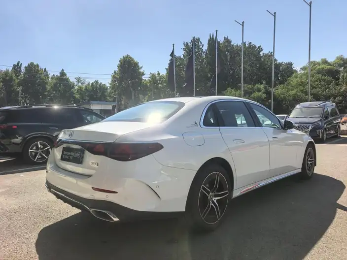 Mercedes-Benz E-Class 2024 Model E 260 L Sports sedan – фото 6