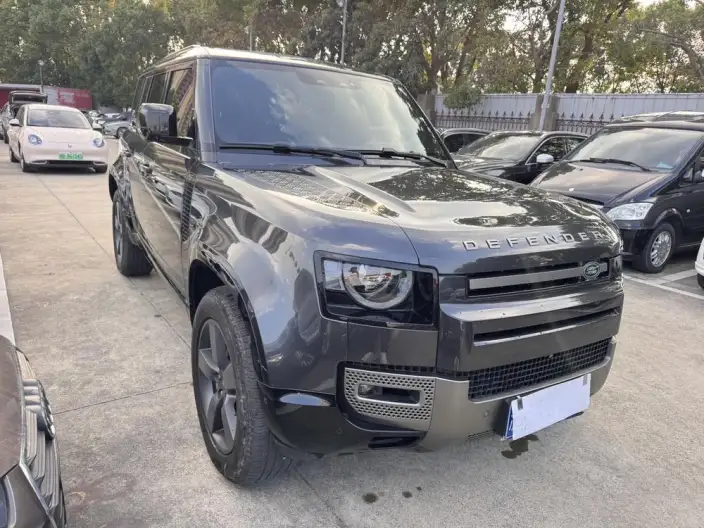 Land Rover Defender 2024 Model 110 3.0T P400 XS