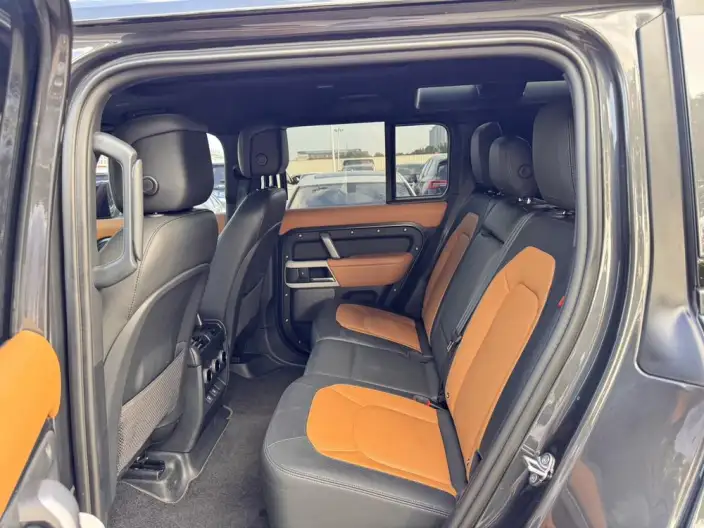 Land Rover Defender 2024 Model 110 3.0T P400 XS – фото 10