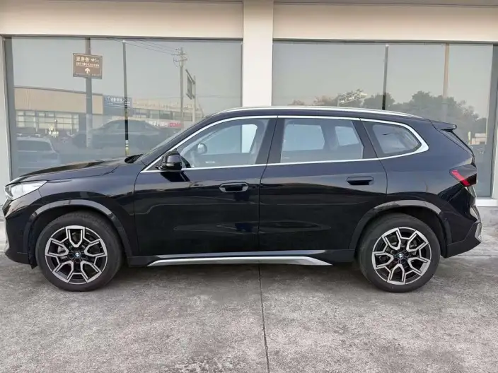 BMW X1 2026 Model sDrive25Li X Design Set – фото 3