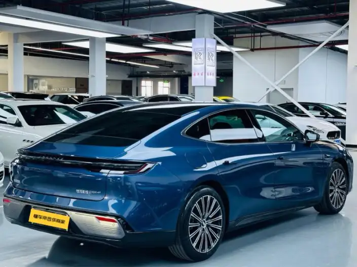 Geely Galaxy E8 PHEV 2025 Model 130km EM-P Galaxy Edition – фото 6