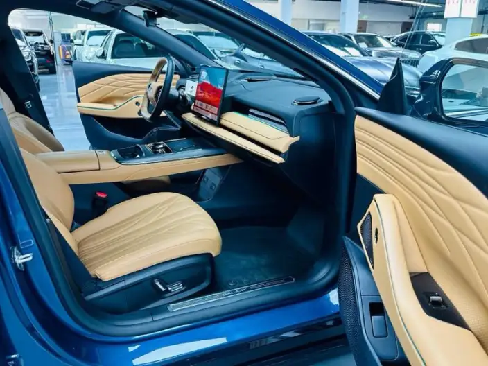 Geely Galaxy E8 PHEV 2025 Model 130km EM-P Galaxy Edition – фото 7