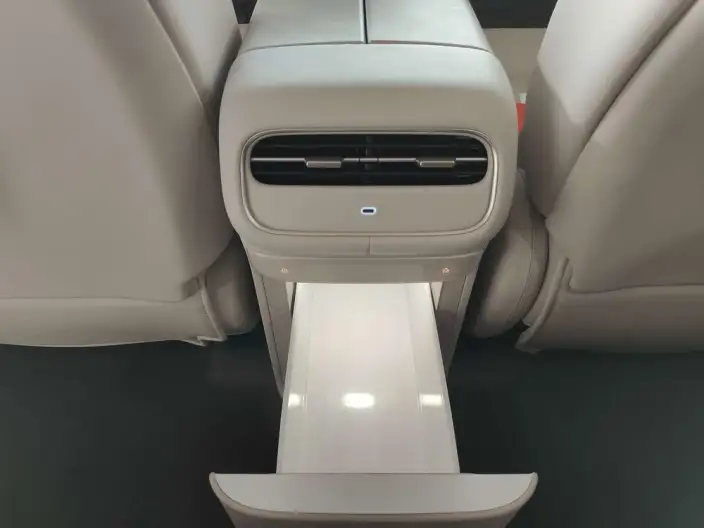 IM LS6 2026 Model EV Max+ – фото 7