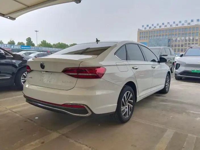Volkswagen Lavida 2023 Model Facelift 1.5L Automatic Five million editions – фото 6