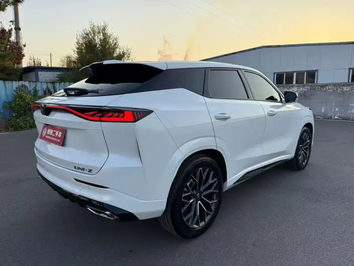 Changan UNI-Z 2025 Model 1.5T DCT Luxury Model – фото 7