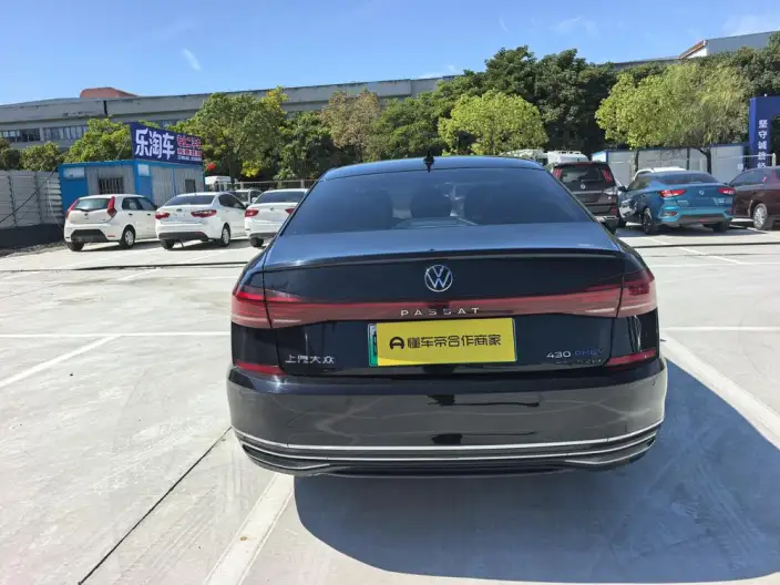 Volkswagen Passat PHEV 2022 Model 430PHEV Hybrid Deluxe Edition – фото 6