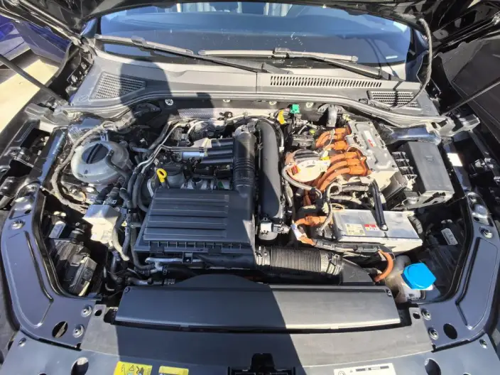 Volkswagen Passat PHEV 2022 Model 430PHEV Hybrid Deluxe Edition – фото 9