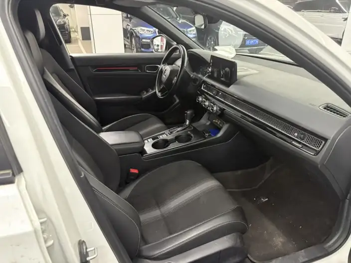 Honda Civic 2023 Model HATCHBACK 240TURBO CVT Extremely sharp version – фото 7