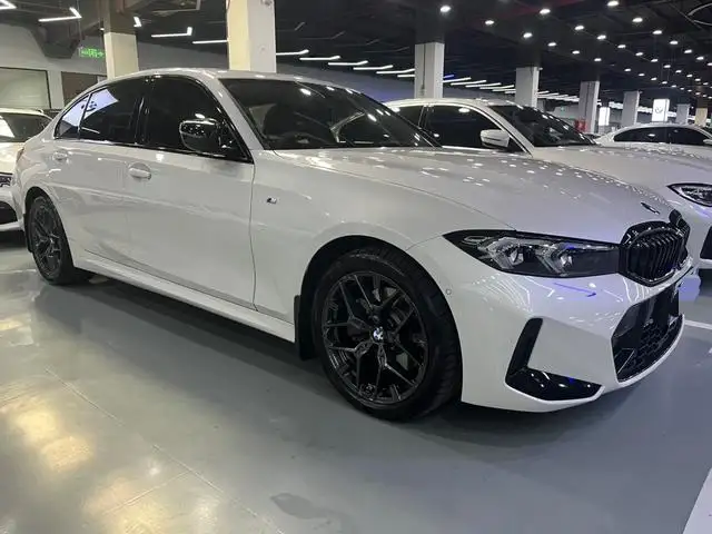 BMW 3 Series 2026 Model 330Li M Sports Night Set – фото 3