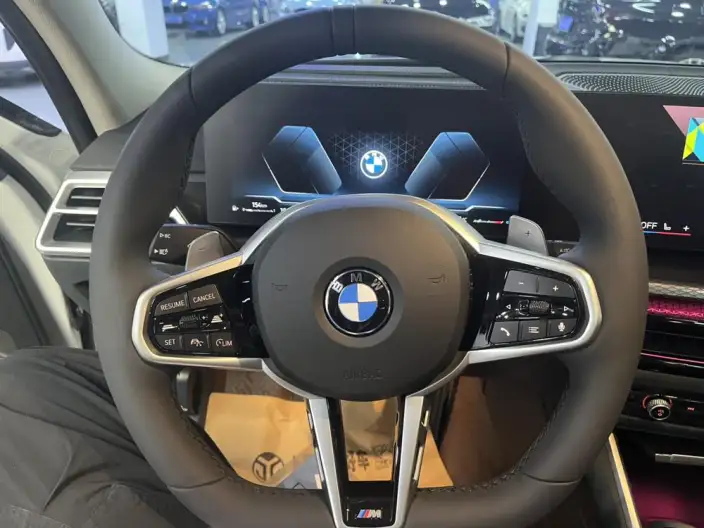 BMW 3 Series 2026 Model 330Li M Sports Night Set – фото 10