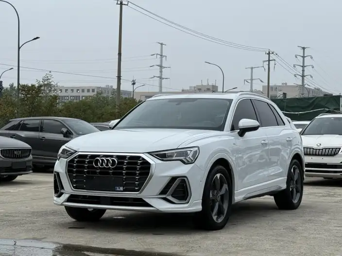 AUDI Q3 2022 Model 35 TFSI Fashion Dynamic Model