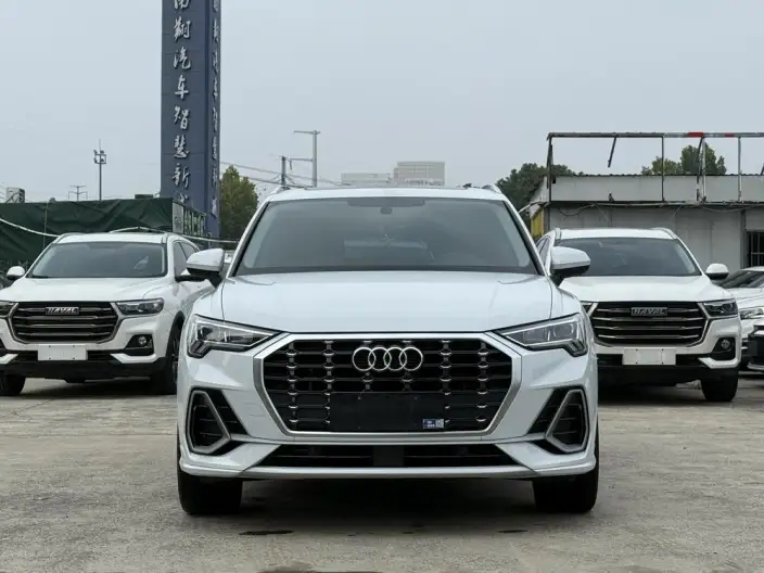 AUDI Q3 2022 Model 35 TFSI Fashion Dynamic Model