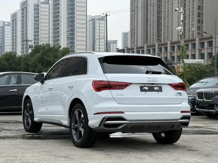 AUDI Q3 2022 Model 35 TFSI Fashion Dynamic Model