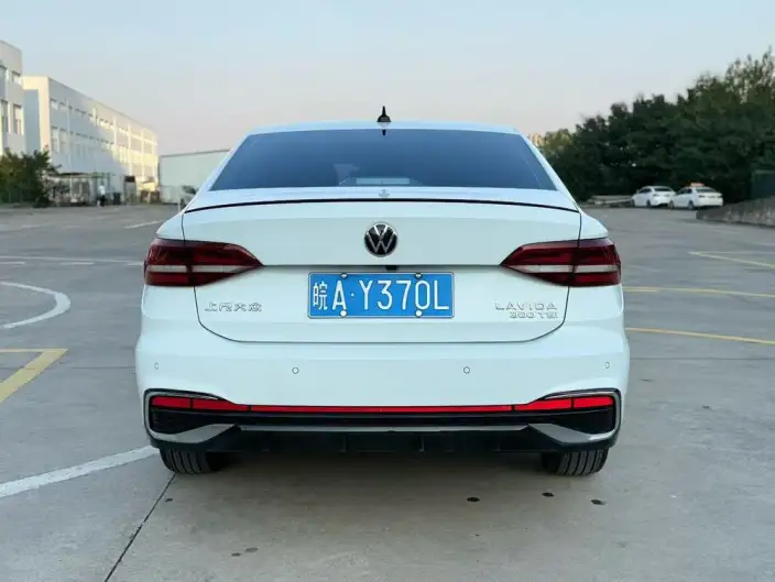Volkswagen Lavida 2023 Model 300TSI DSG Manyi Edition – фото 5