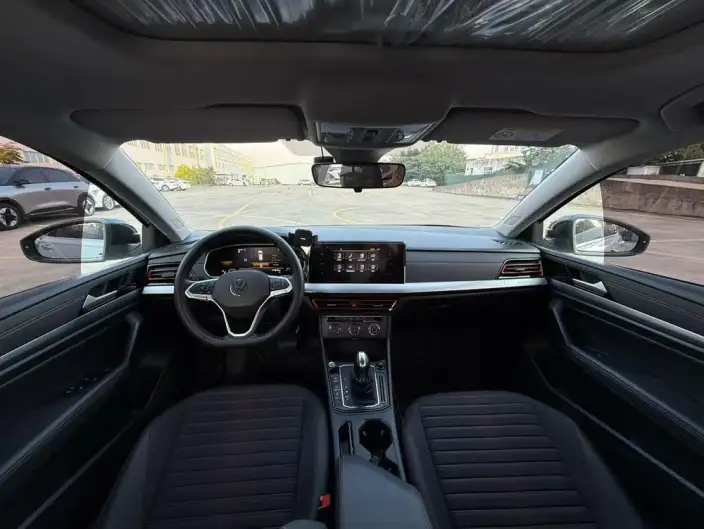 Volkswagen Lavida 2023 Model 300TSI DSG Manyi Edition – фото 8