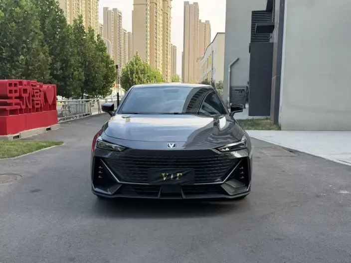 Changan UNI-V 2023 Model 1.5T Noble Model