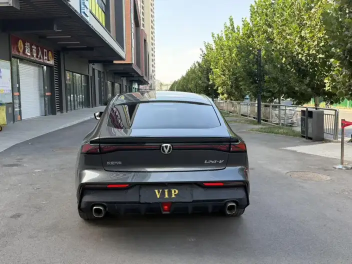Changan UNI-V 2023 Model 1.5T Noble Model – фото 5