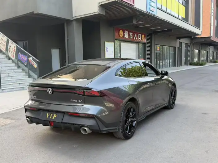 Changan UNI-V 2023 Model 1.5T Noble Model – фото 6