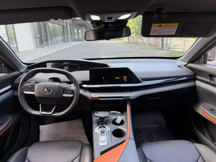 Changan UNI-V 2023 Model 1.5T Noble Model – фото 8