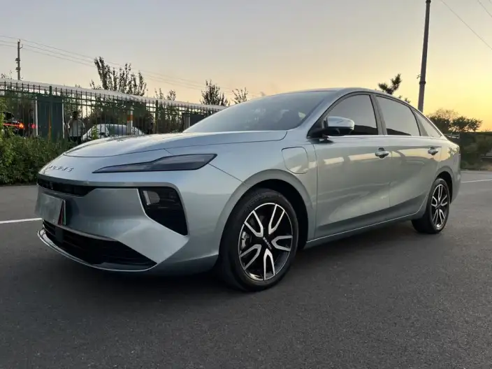 Roewe D6 2025 Model 520km Smart Edition