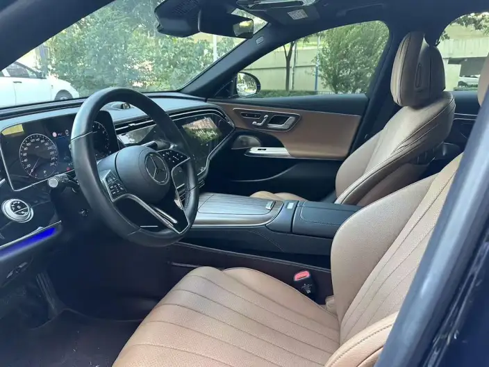 Mercedes-Benz E-Class 2024 Model E 300 L Luxury Model sedan – фото 8