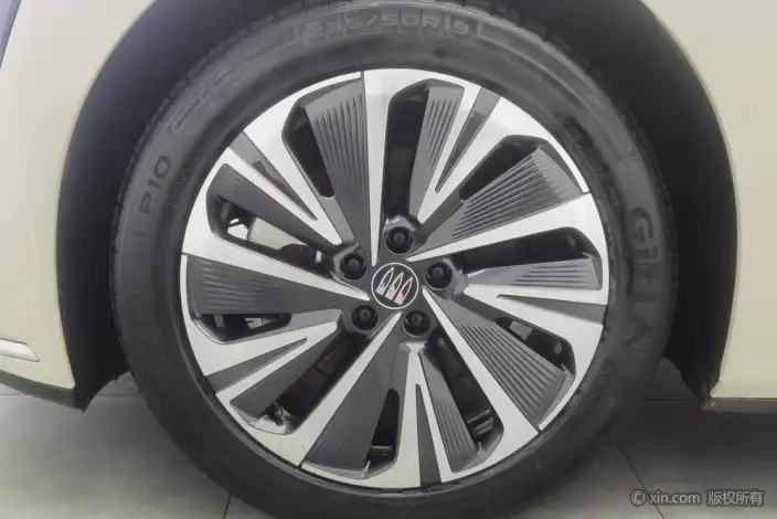 Buick Zhijing Electra L7 2025 Model Extended Range Luxury Edition – фото 8