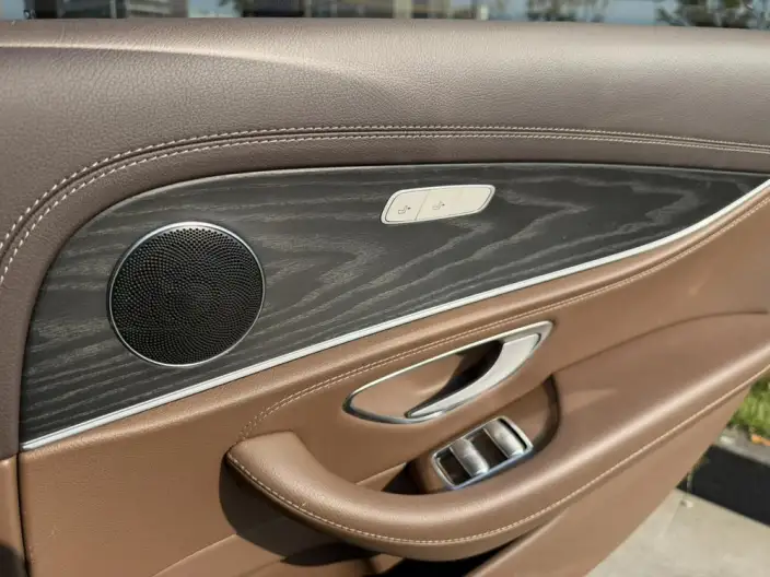 Mercedes-Benz E-Class PHEV 2023 Model E 350 e L sedan – фото 10