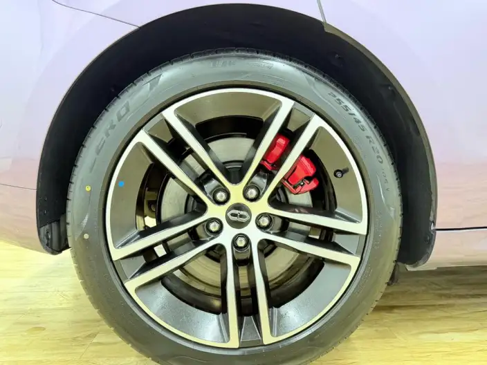 Aito M5 2025 Model Extended Range Ultra 4WD Edition – фото 8