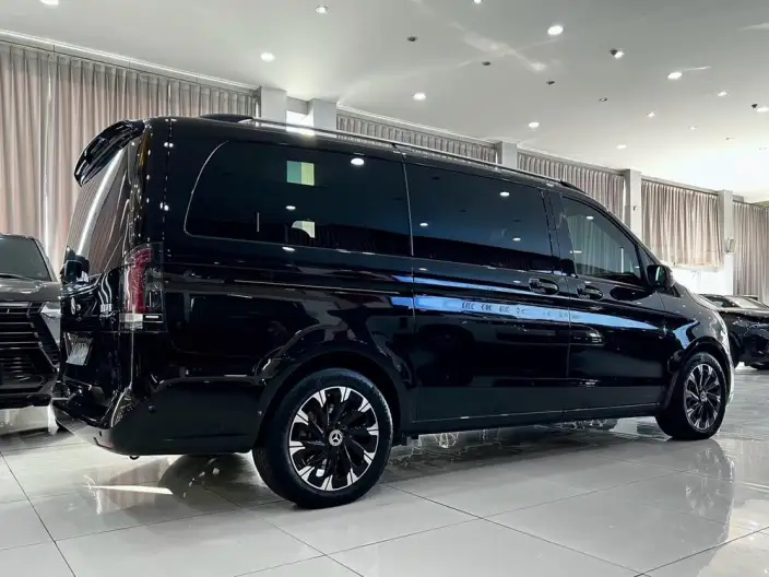 Mercedes-Benz V-Class 2024 Model V 300 Pilot Edition – фото 4