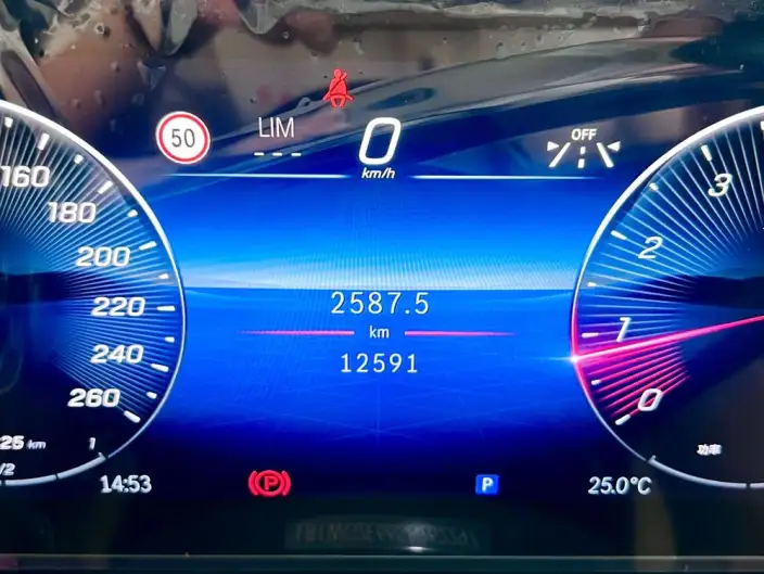 Mercedes-Benz V-Class 2024 Model V 300 Pilot Edition – фото 5