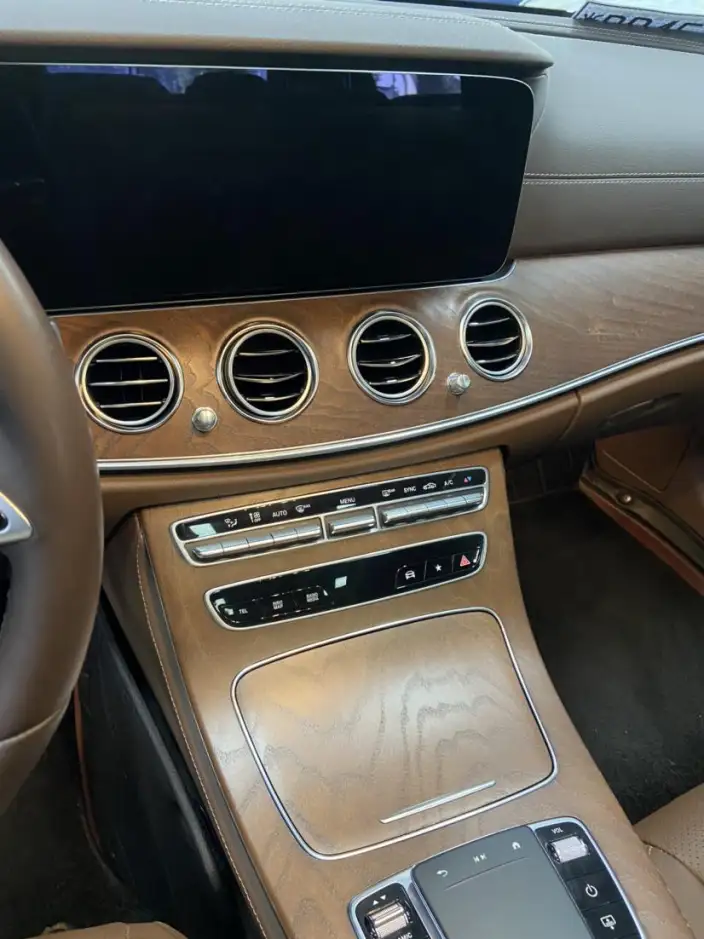 Mercedes-Benz E-Class 2023 Model E 300 L Luxury Model sedan – фото 8