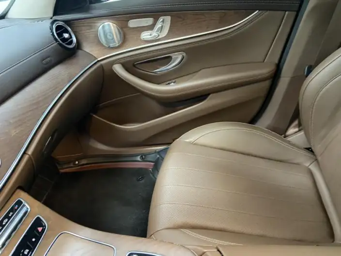 Mercedes-Benz E-Class 2023 Model E 300 L Luxury Model sedan – фото 9