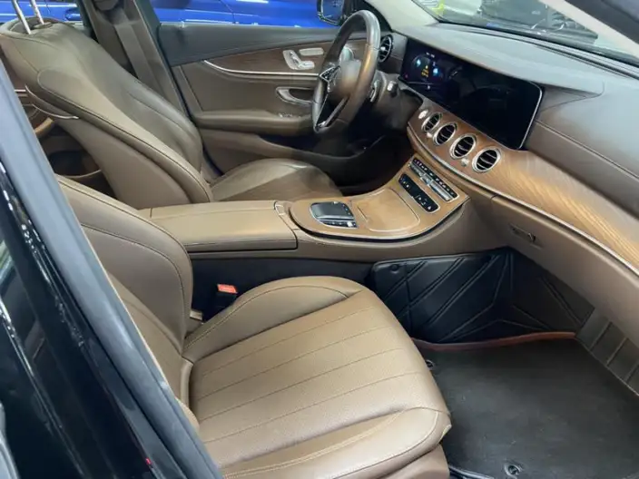 Mercedes-Benz E-Class 2023 Model E 300 L Luxury Model sedan – фото 10