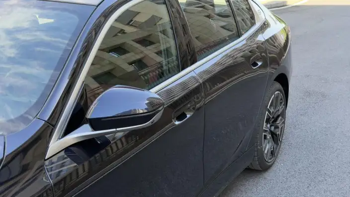 BMW 5 Series 2025 Model 530Li Exclusive Model M Sports Set – фото 9