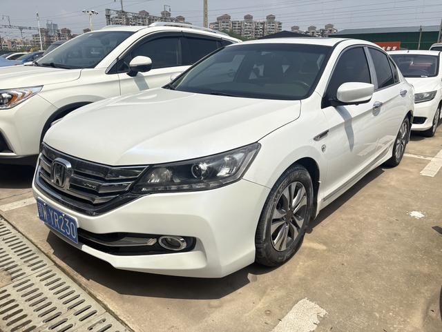 Honda Accord 2014 2.0L EX Luxury – фото 1
