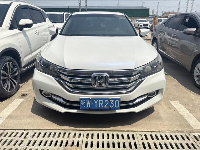 Honda Accord 2014 2.0L EX Luxury – фото 2
