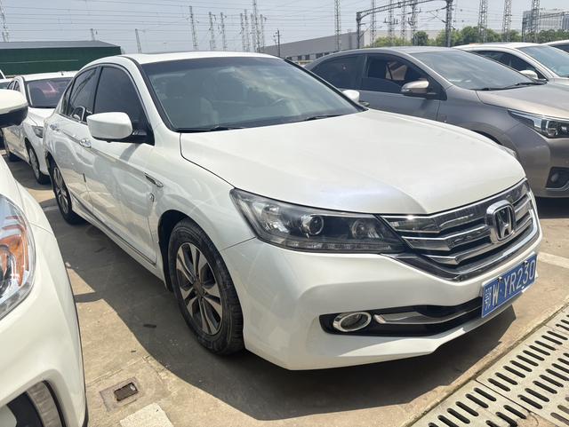 Honda Accord 2014 2.0L EX Luxury – фото 3