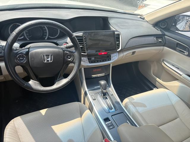 Honda Accord 2014 2.0L EX Luxury – фото 6