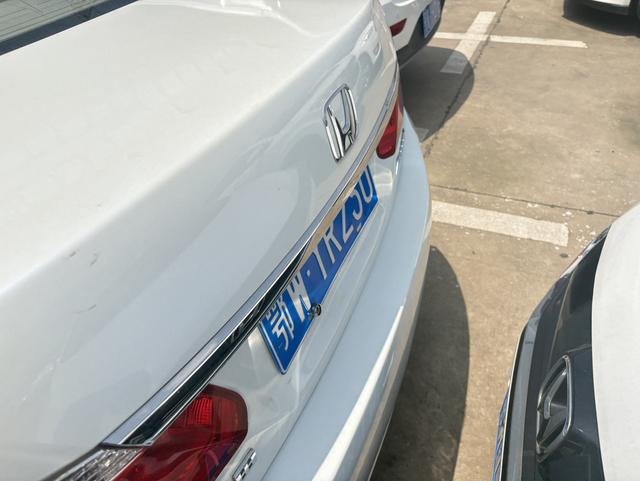 Honda Accord 2014 2.0L EX Luxury – фото 8