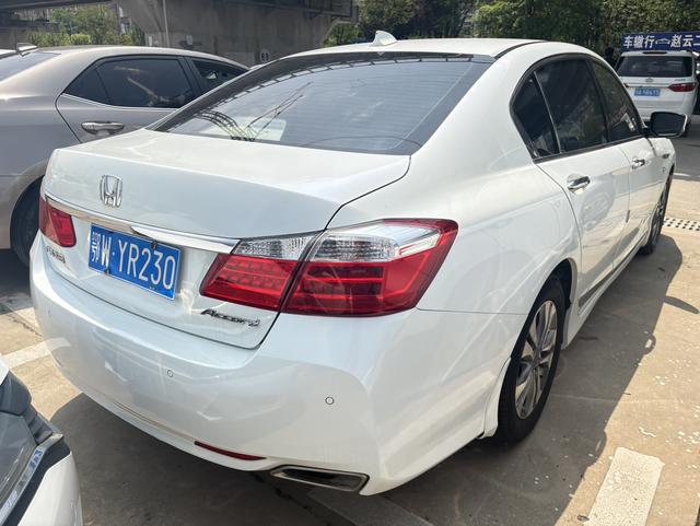 Honda Accord 2014 2.0L EX Luxury – фото 9