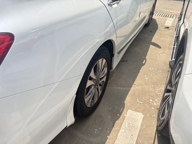 Honda Accord 2014 2.0L EX Luxury – фото 10